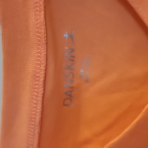 Danskin Peach V-Neck T-Shirt small - Picture 3 of 7